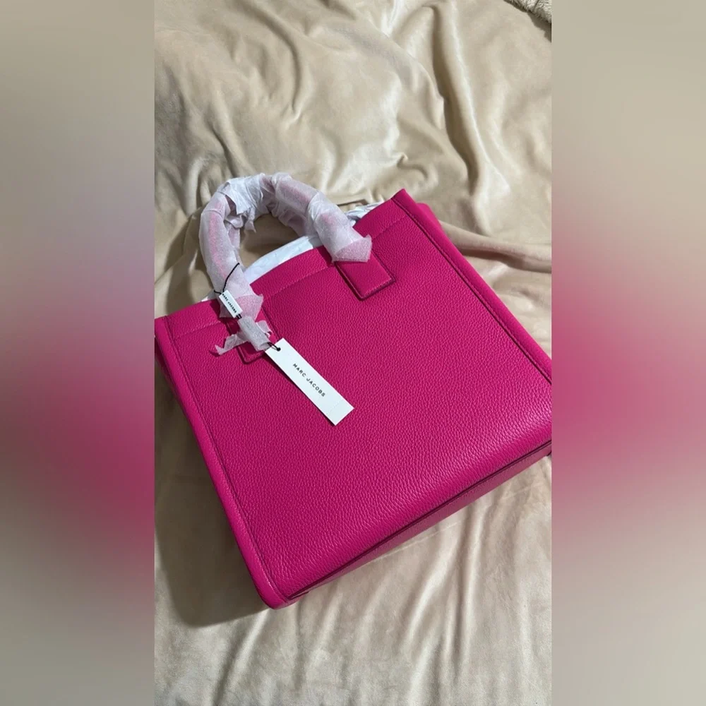 Marc Jacobs Tote Bag - Picture 2 of 8